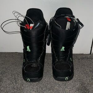 Burton Mint Women’s 7.5 Snowboarding Boots